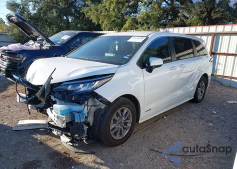 2021 Toyota Sienna Le из США, поврежденный, VIN 5TDKRKEC8MS070152